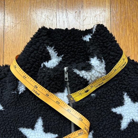 HYFVE Black & White Star Fleece Half Zip PullOver - Picture 8 of 12